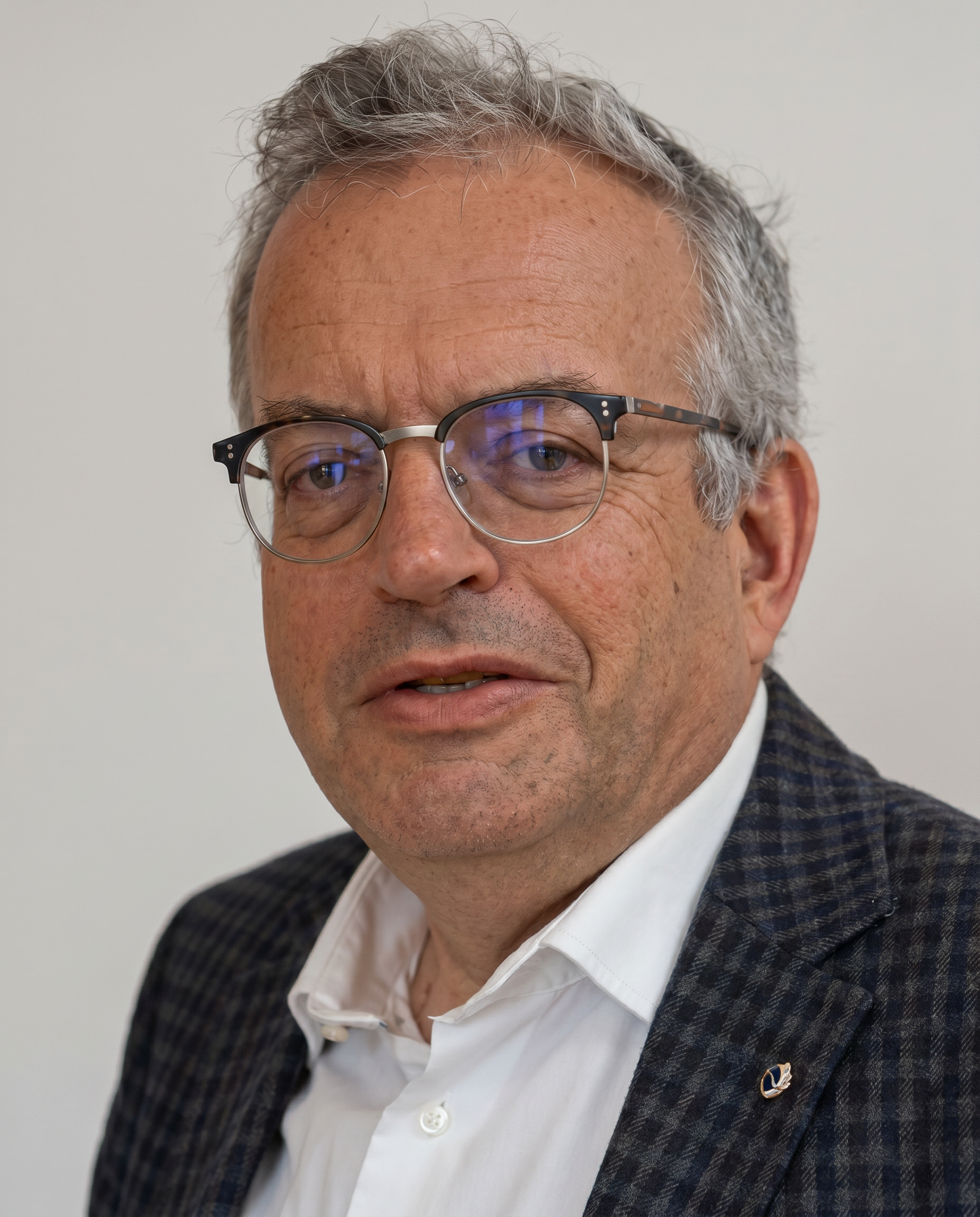 Dr. Franz Lima